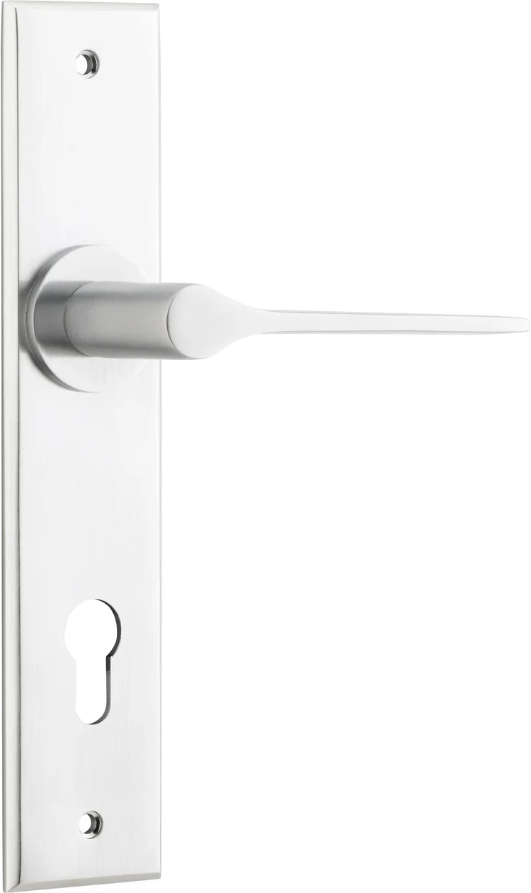 Como Lever - Chamfered Backplate - Entry Point - Iver - Brushed Chrome - Door Levers