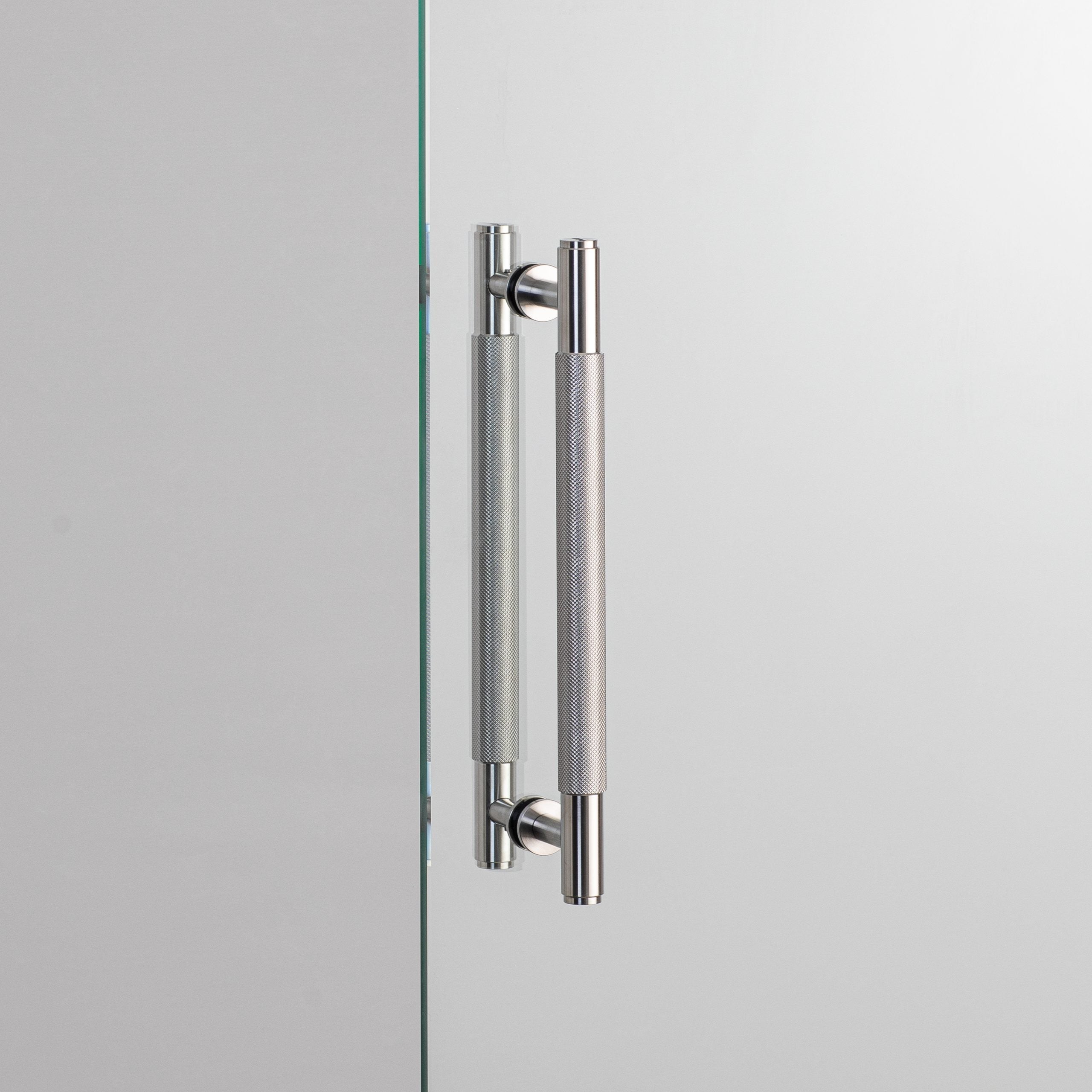 Pull Bar / Double-Sided | Cross | Medium | By Buster + Punch