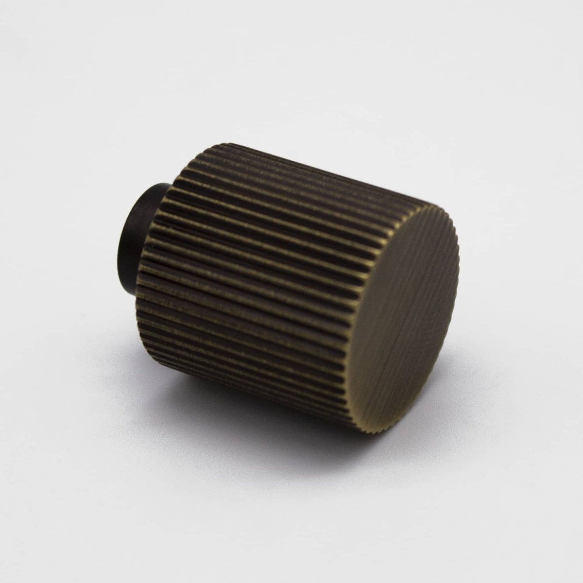 Aged Brass Fluted Knob - Rhea - Manovella - Entry - Point - CABRHE20AG - Manovella