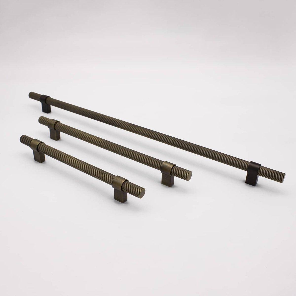 Aged Brass Fluted Pull - Cassandra - Manovella - Entry - Point - CABCAS230AG - Manovella