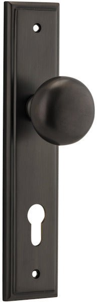 Cambridge Knob - Stepped Backplate - Entry - Point - 10840E85 - Iver