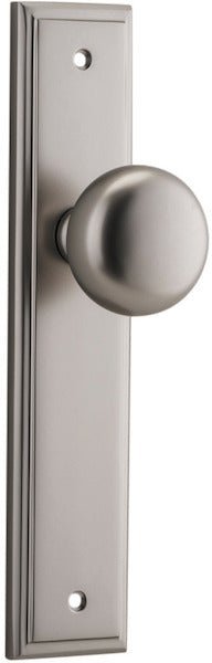 Cambridge Knob - Stepped Backplate - Entry - Point - 14840 - Iver