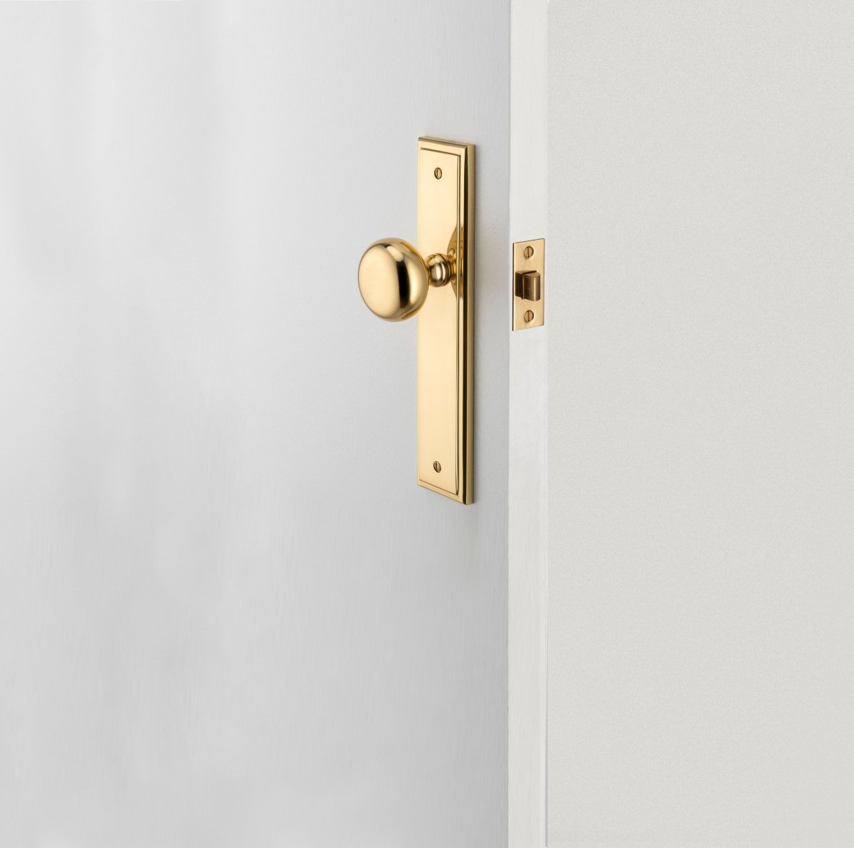 Cambridge Knob - Stepped Backplate - Ella Grace - Iver - Polished Brass - Door Knobs