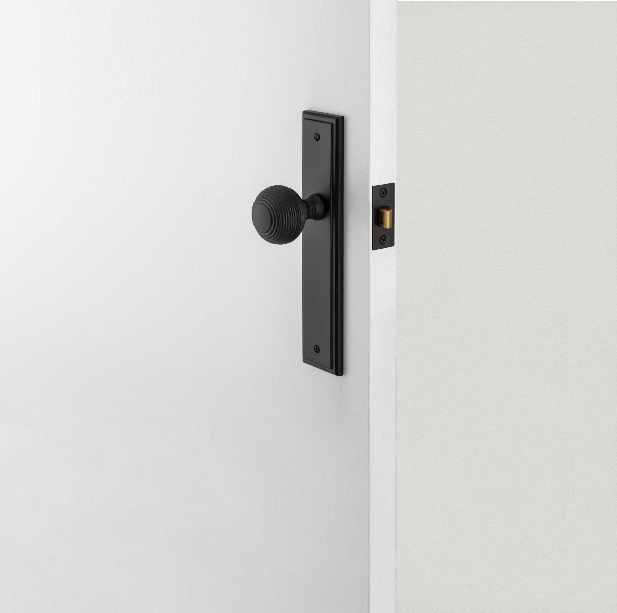 Guildford Knob - Stepped Backplate - Entry - Point - 10342 - Iver