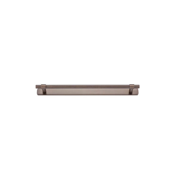 Helsinki Cabinet Pull with Backplate - Entry Point - Iver - Signature Brass - Cabinet Pulls