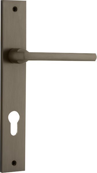 IVER Baltimore Solid Brass Rectangular Backplate Door Handle – Multiple Finishes Available - Entry - Point - 10702E85 - Iver