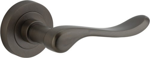 Stirling Lever - Round Rose - Entry Point - Iver - Signature Brass - Door Levers